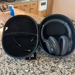 Black Sony Wireless Noise Cancelling Headphones with Case
